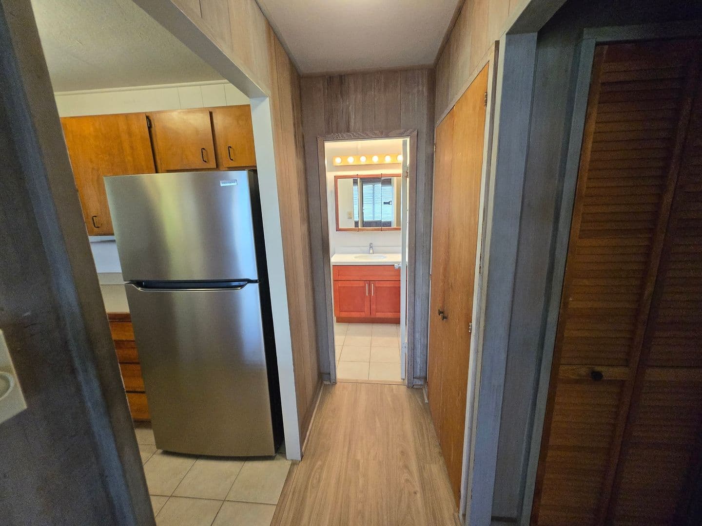 Honolulu Apartment: 5340 Uhiuhi Street