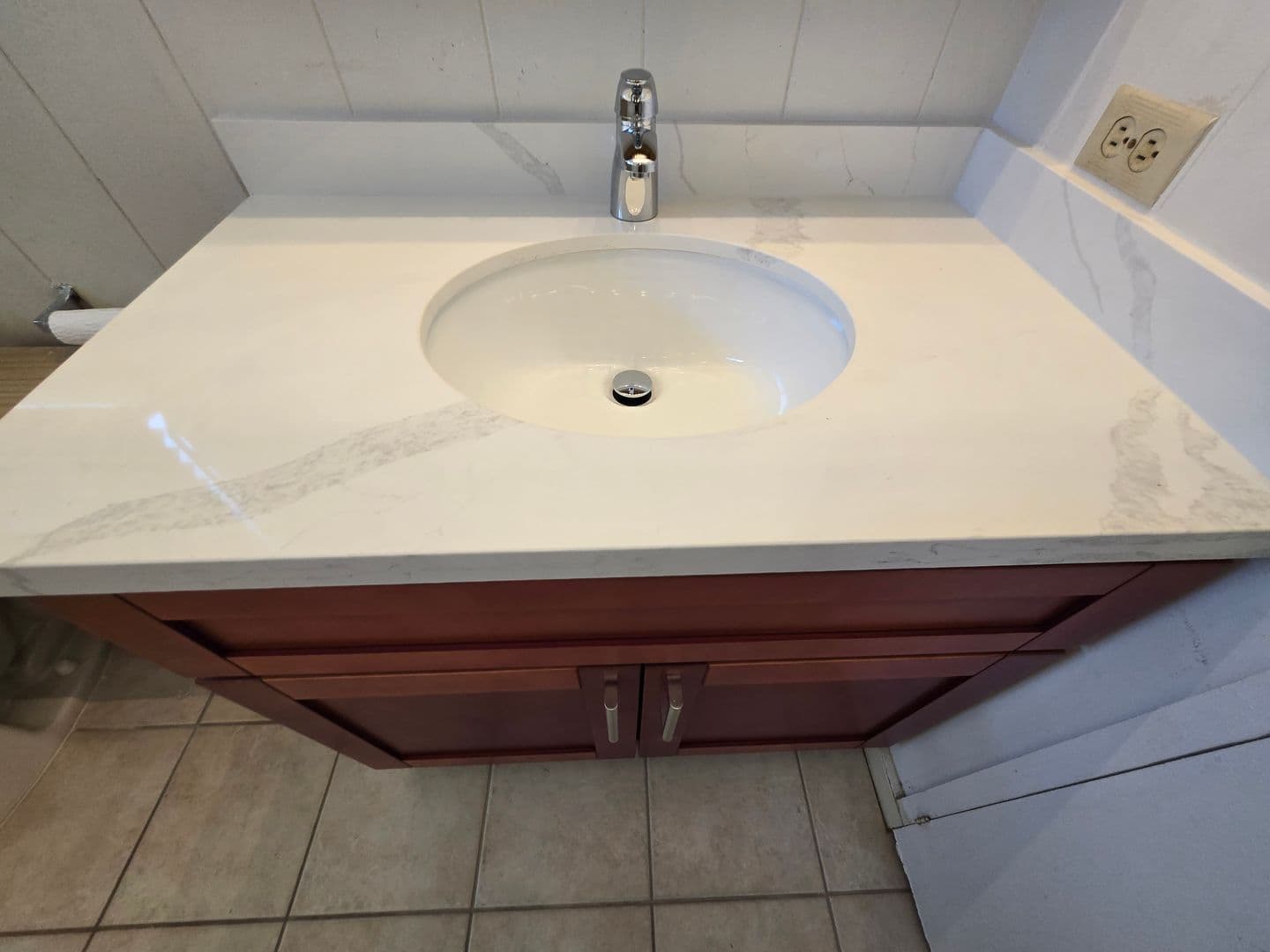Honolulu Apartment: 5340 Uhiuhi Street