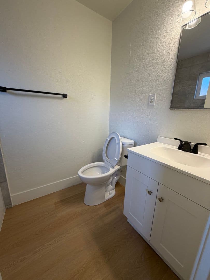 Henderson Apartment: 438 Perlite Way
