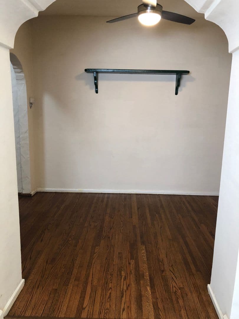 Long Beach Apartment: 1844 East 5th St.