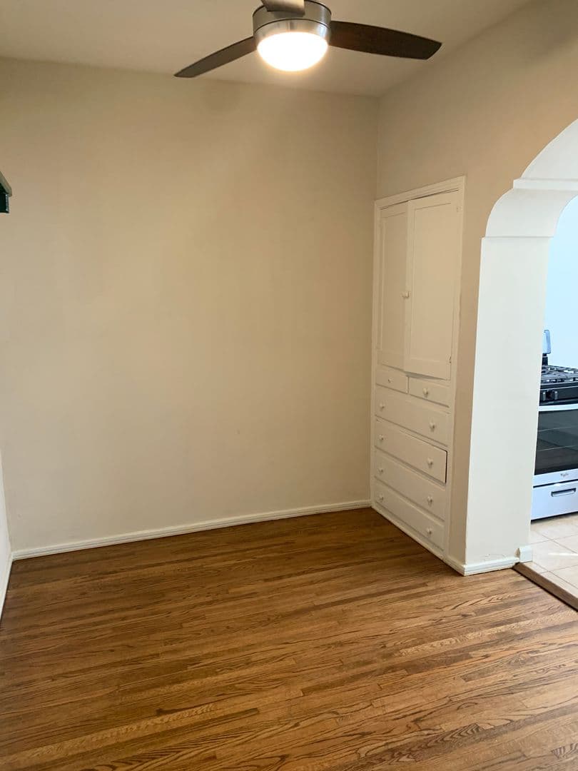 Long Beach Apartment: 1844 East 5th St.