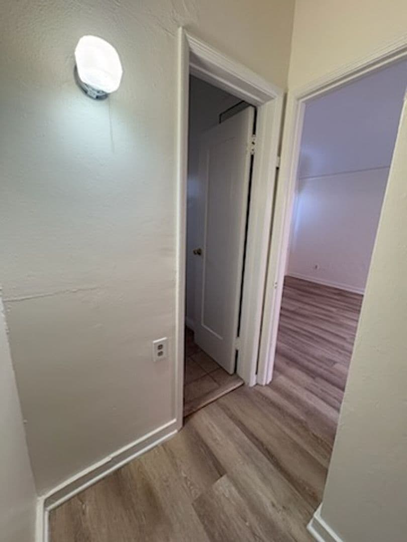 Long Beach Apartment: 540 E. 14th St.
