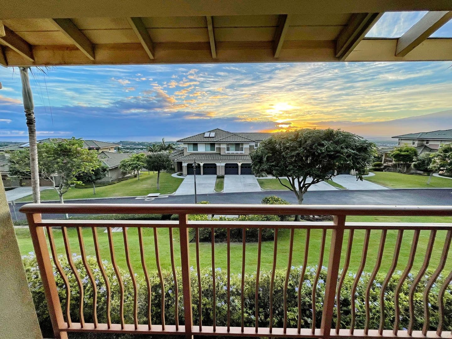 Wailuku House: 49 Kokea Street Unit #1102