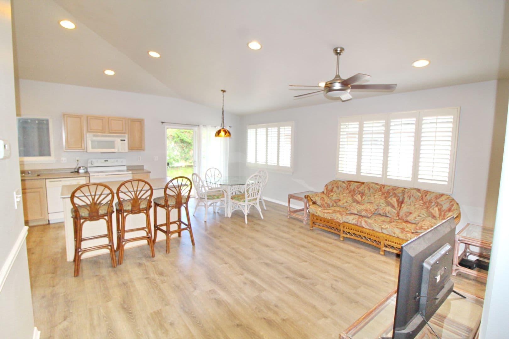 Kihei House: 70 Noolu Street