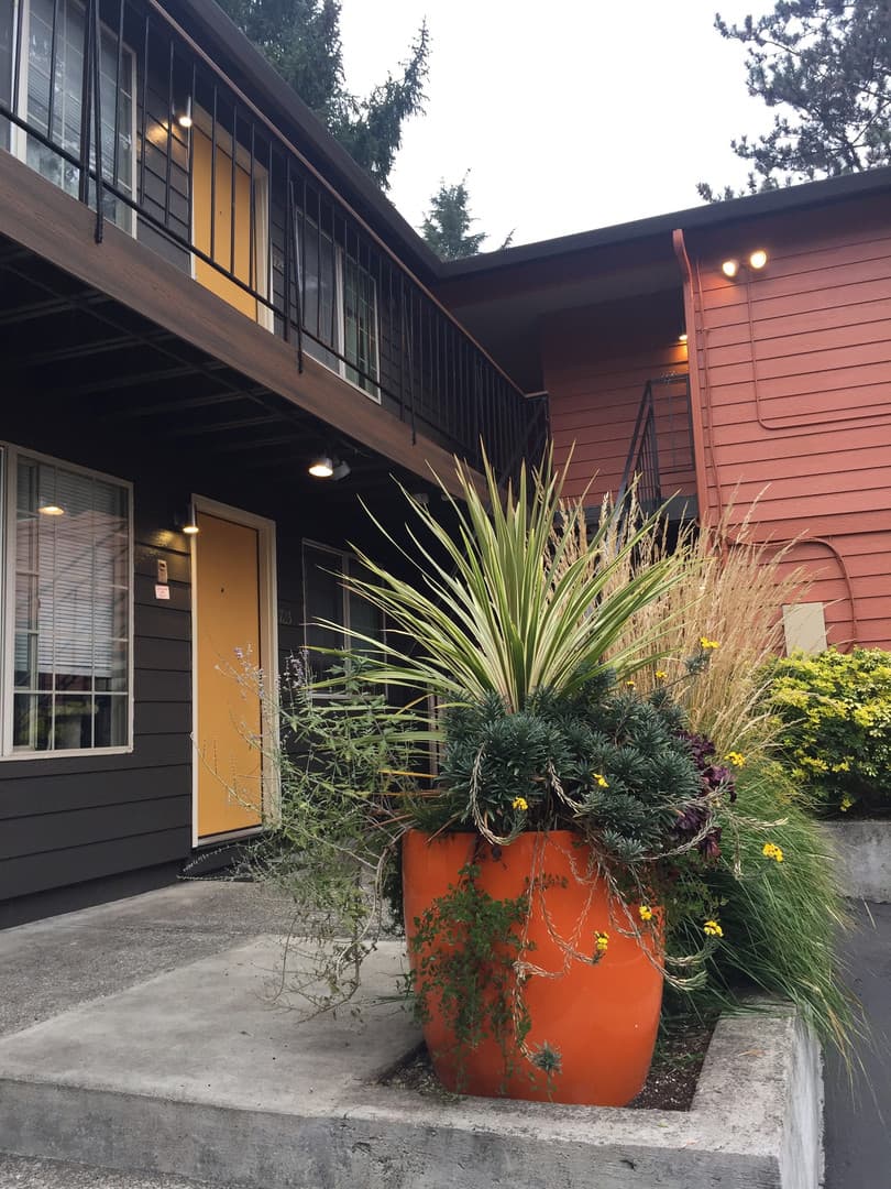 Portland Apartment: 715 SE 29th Ave