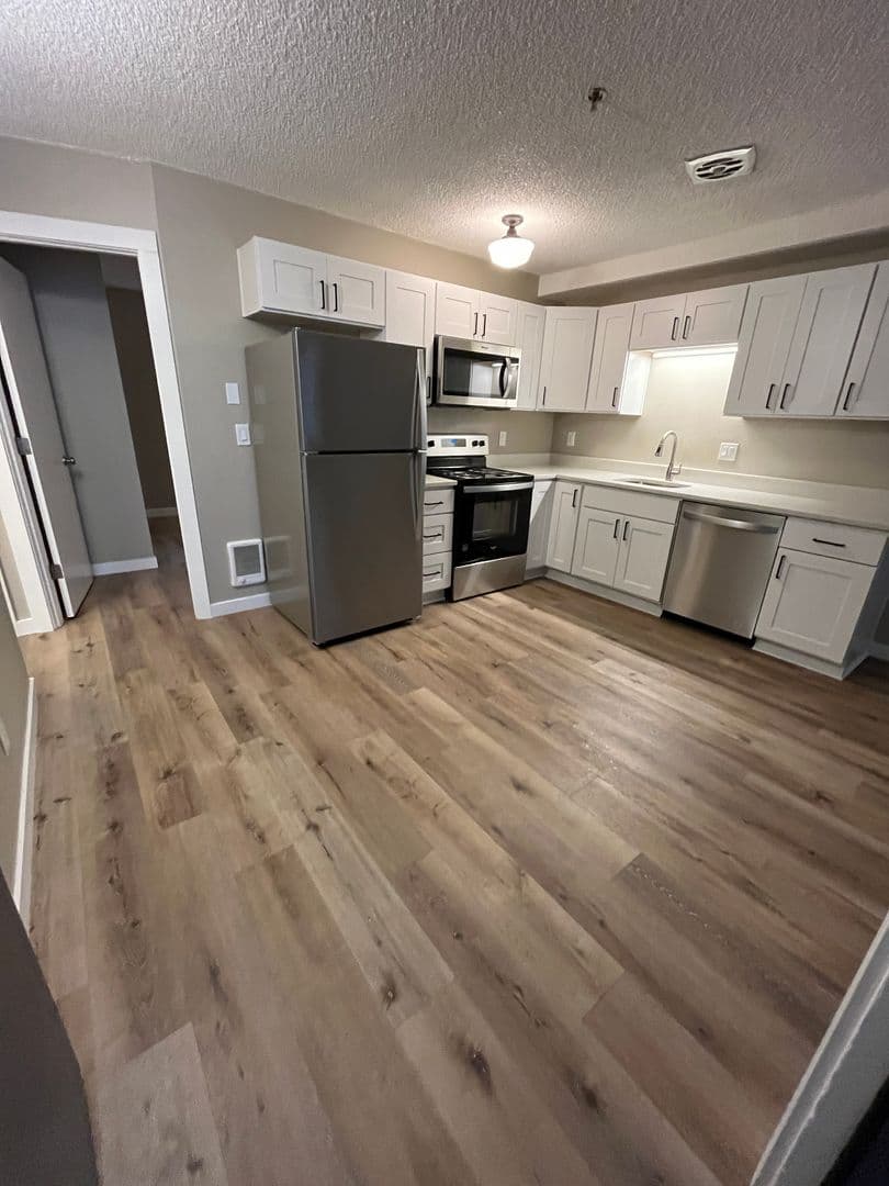 Milwaukie Apartment: 2323 SE Harrison St.