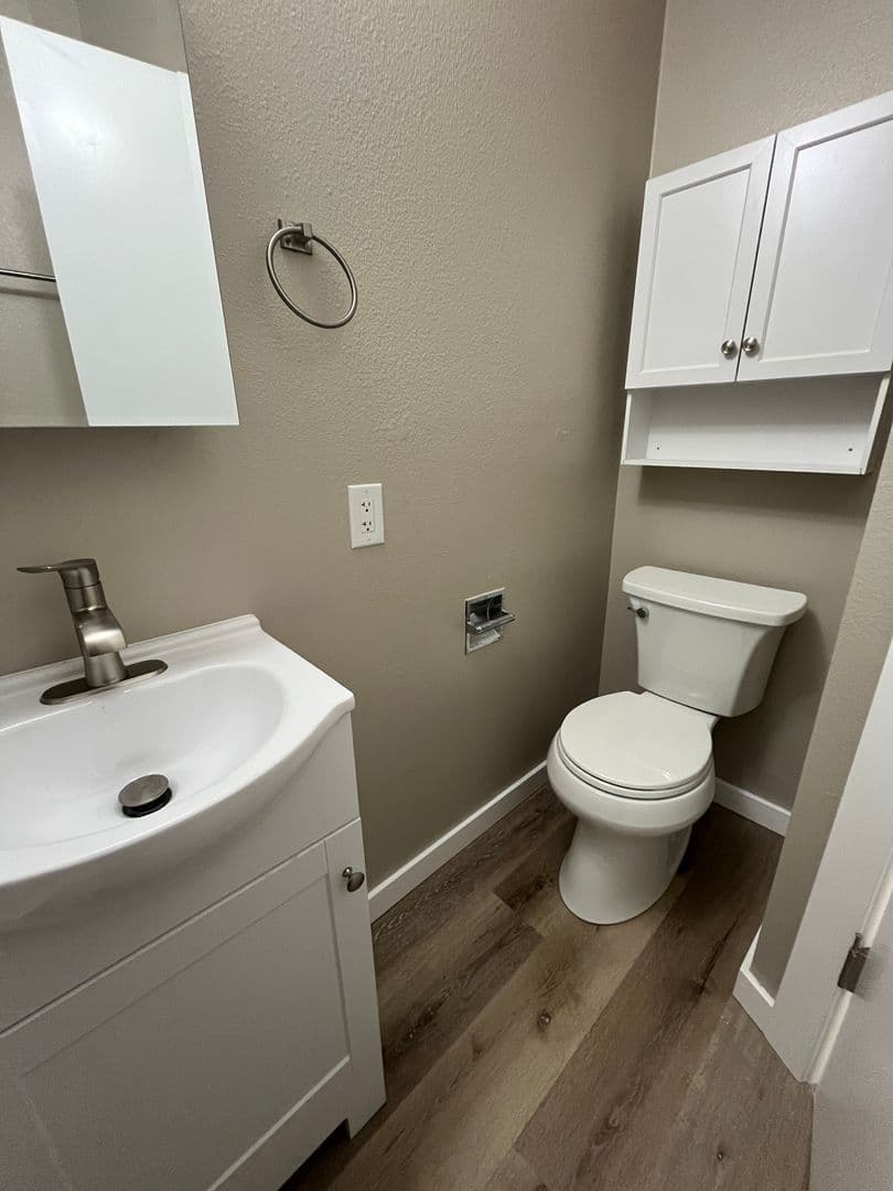 Milwaukie Apartment: 2323 SE Harrison St.