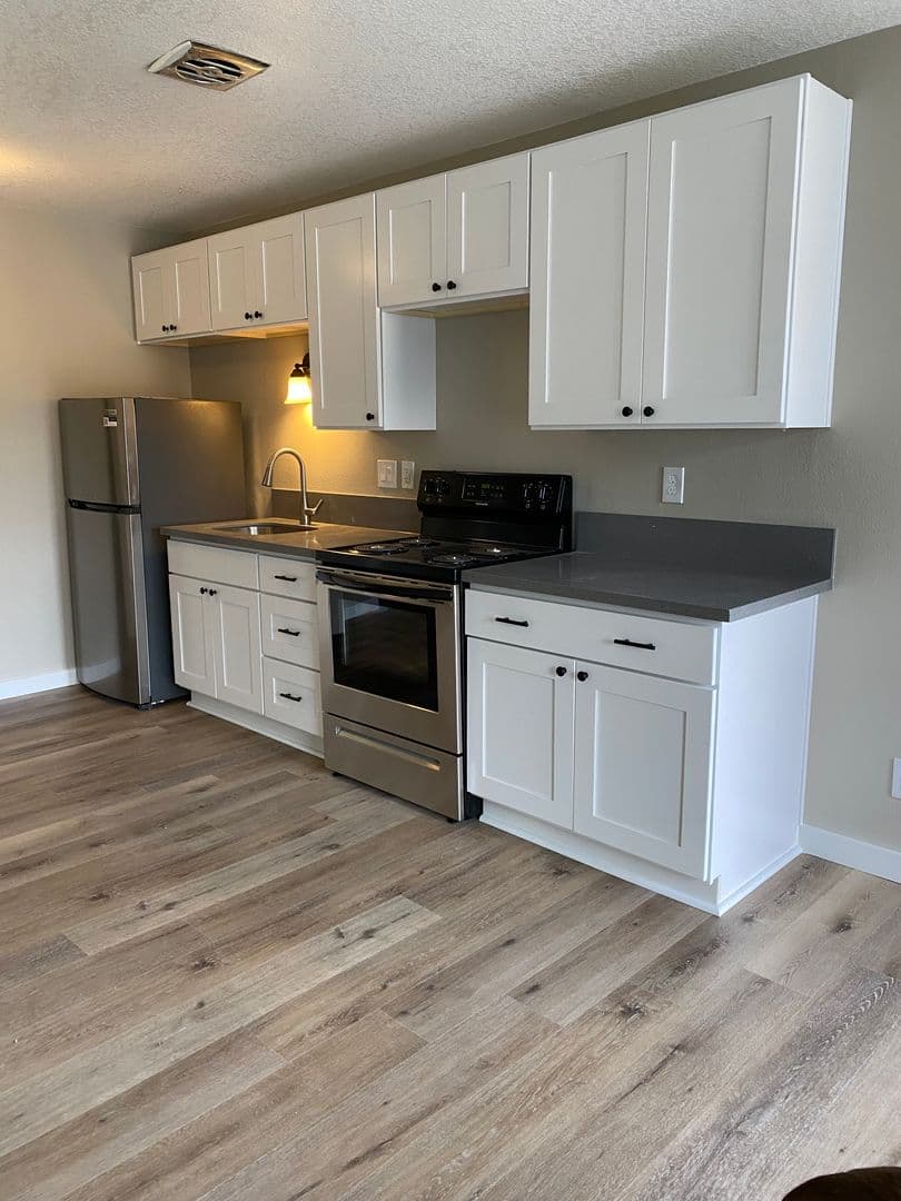 Milwaukie Apartment: 2323 SE Harrison St.