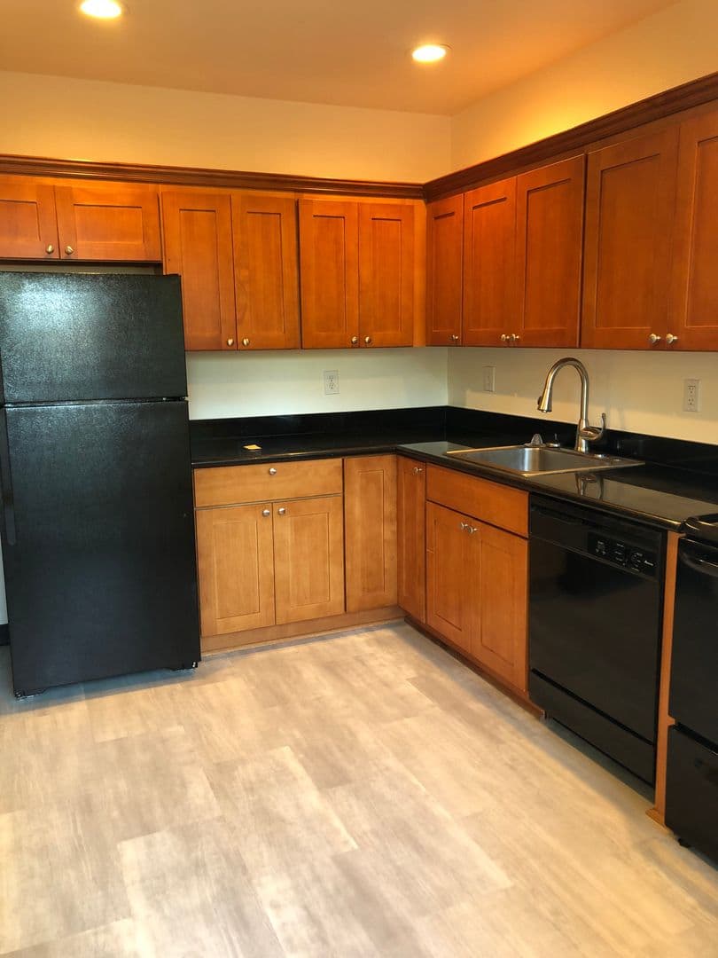 Portland Apartment: 2031 N Watts