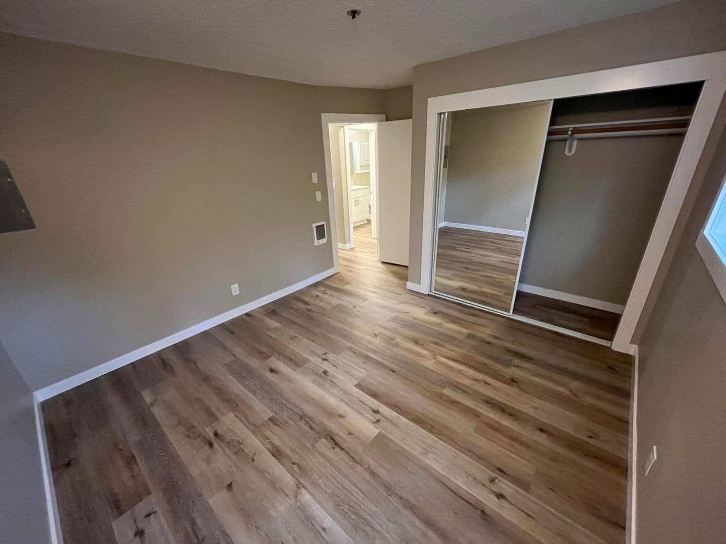 Milwaukie Apartment: 2323 SE Harrison St.