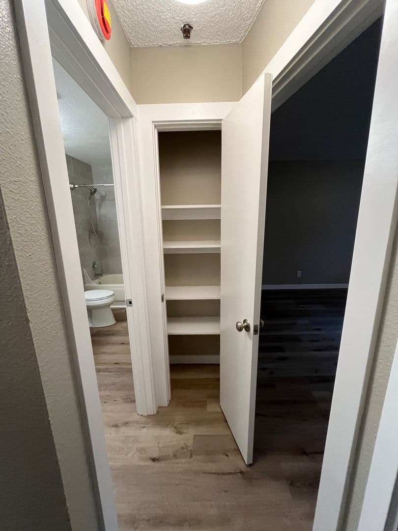 Milwaukie Apartment: 2323 SE Harrison St.
