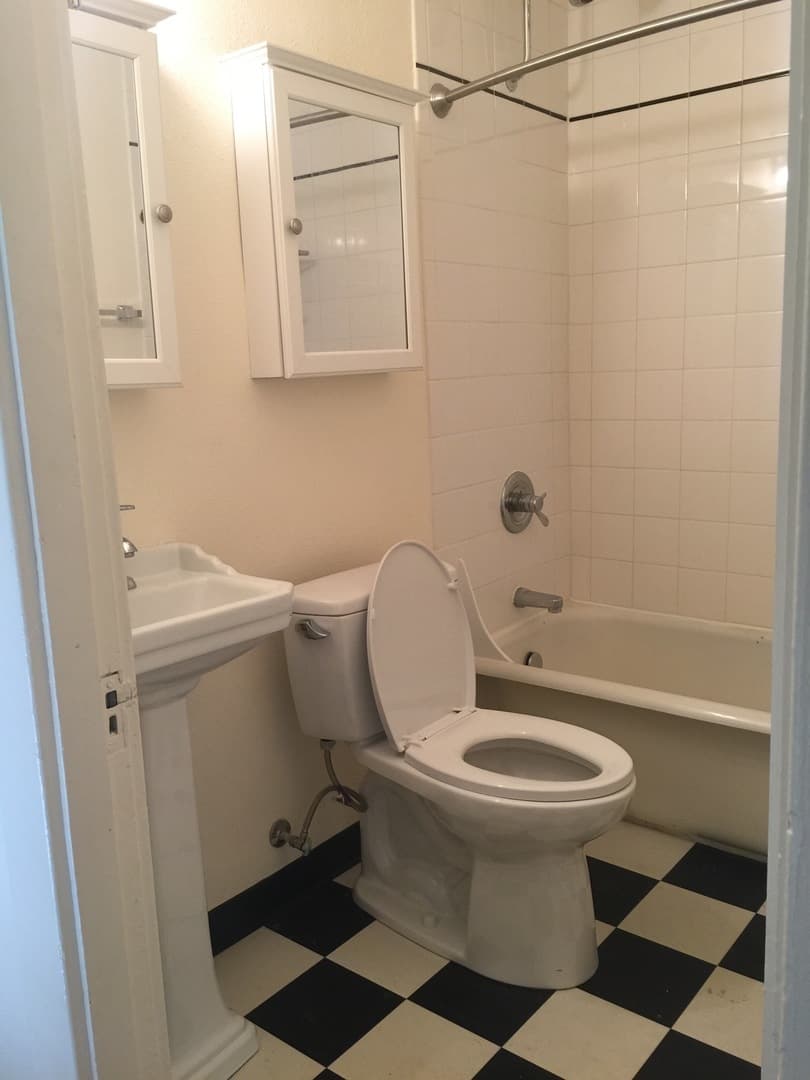 Portland Apartment: 2031 N Watts