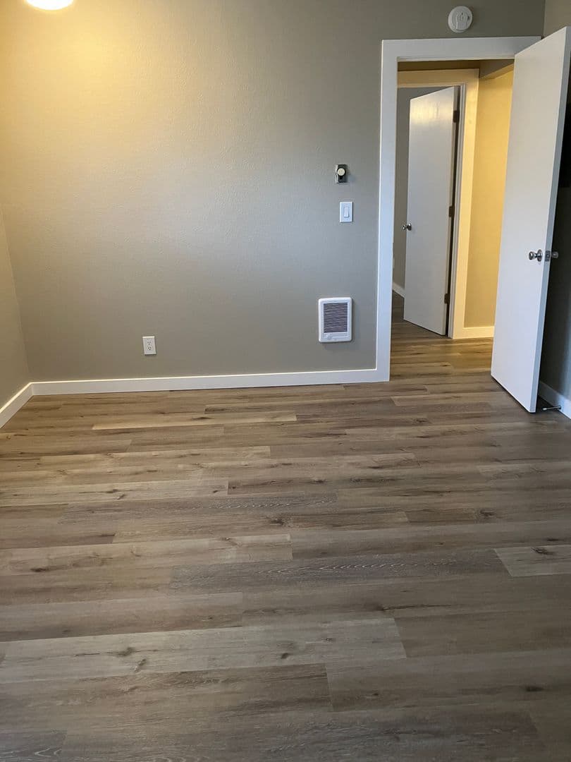 Milwaukie Apartment: 2323 SE Harrison St.