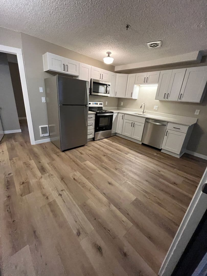 Milwaukie Apartment: 2323 SE Harrison St.