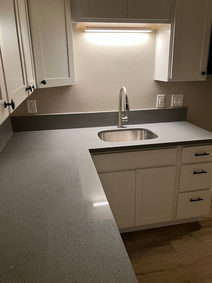 Milwaukie Apartment: 2323 SE Harrison St.