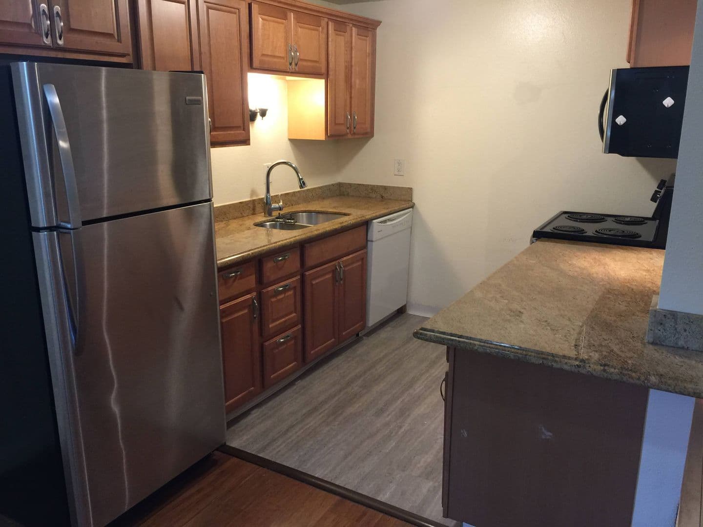 Portland Apartment: 721 SE 29th Ave