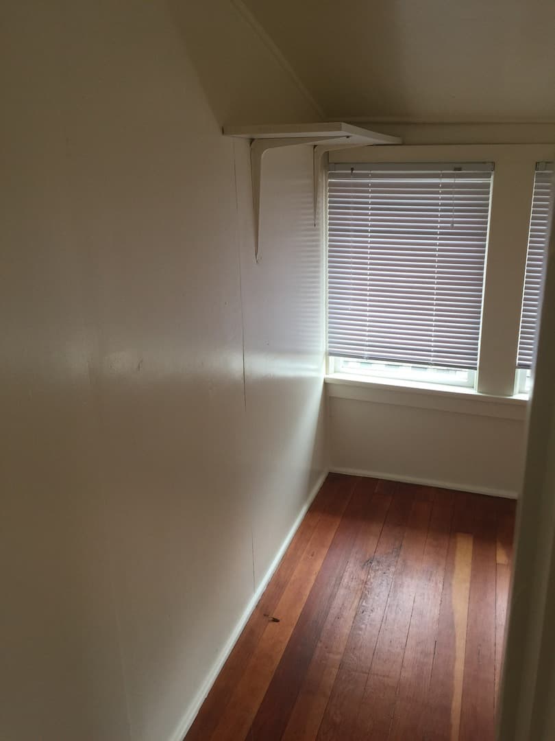 Portland Apartment: 3954 SE Grant St