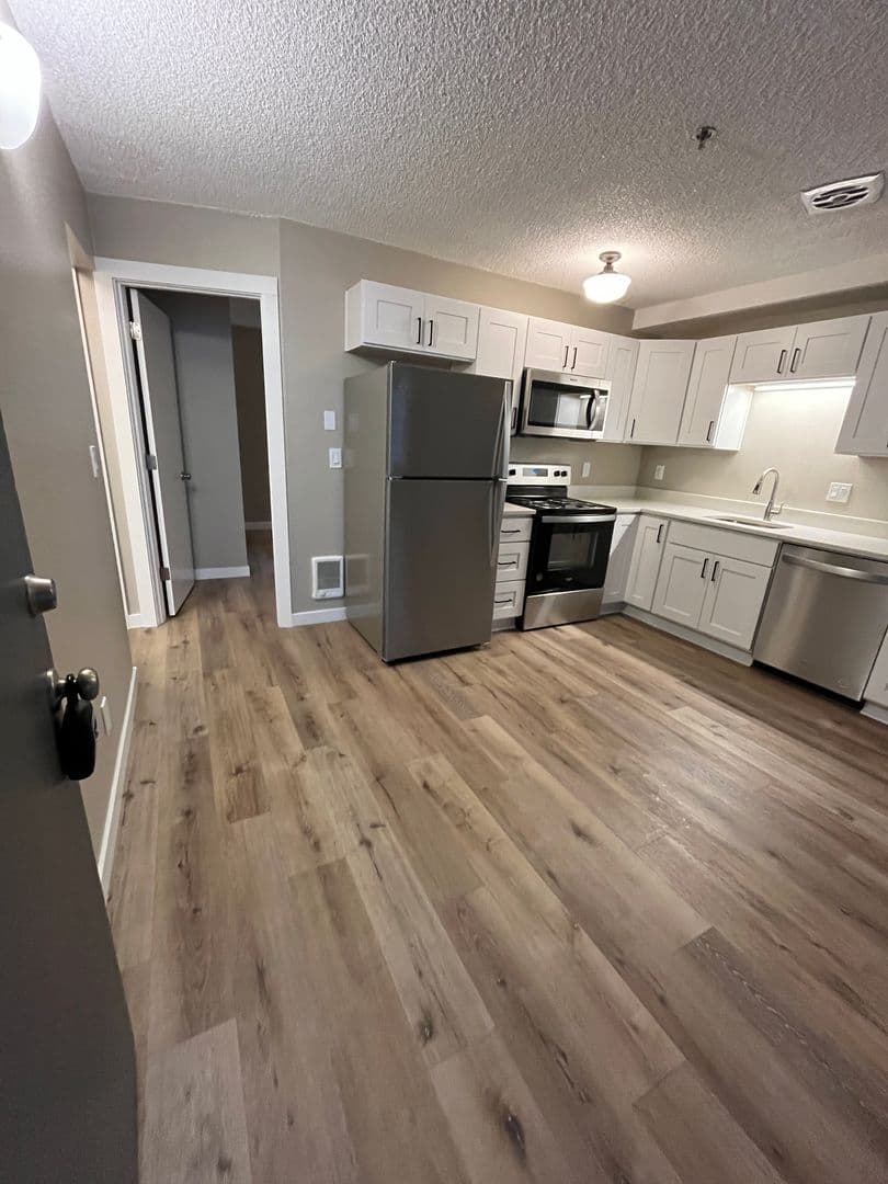 Milwaukie Apartment: 2323 SE Harrison St.