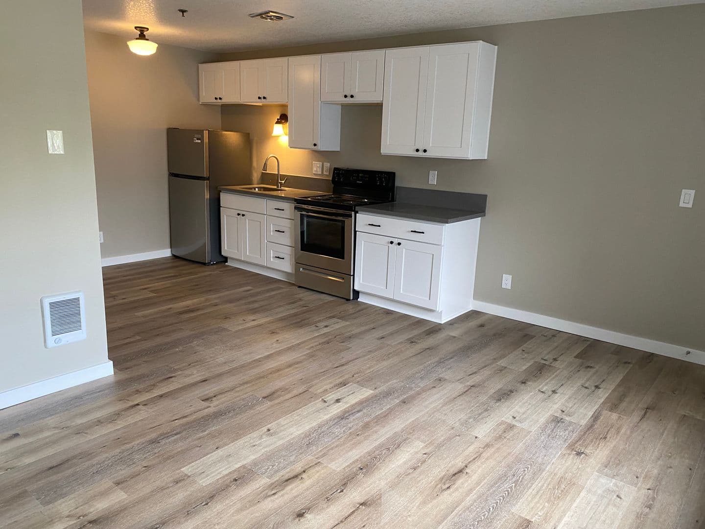 Milwaukie Apartment: 2323 SE Harrison St.
