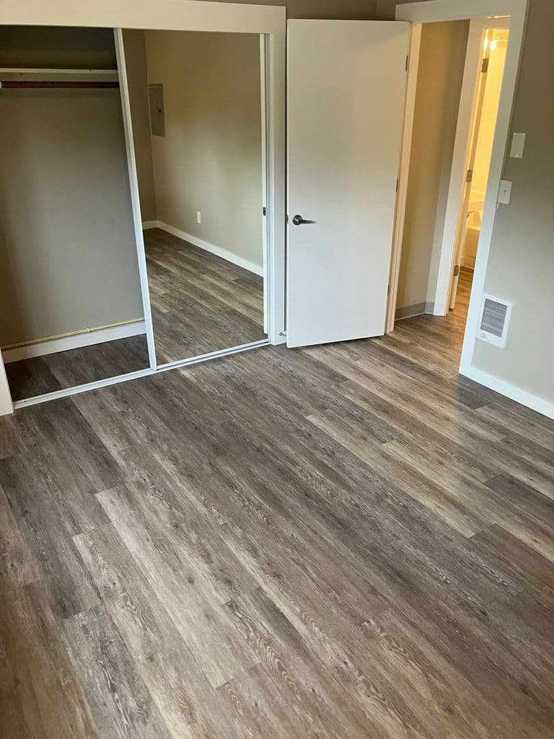 Milwaukie Apartment: 2323 SE Harrison St.