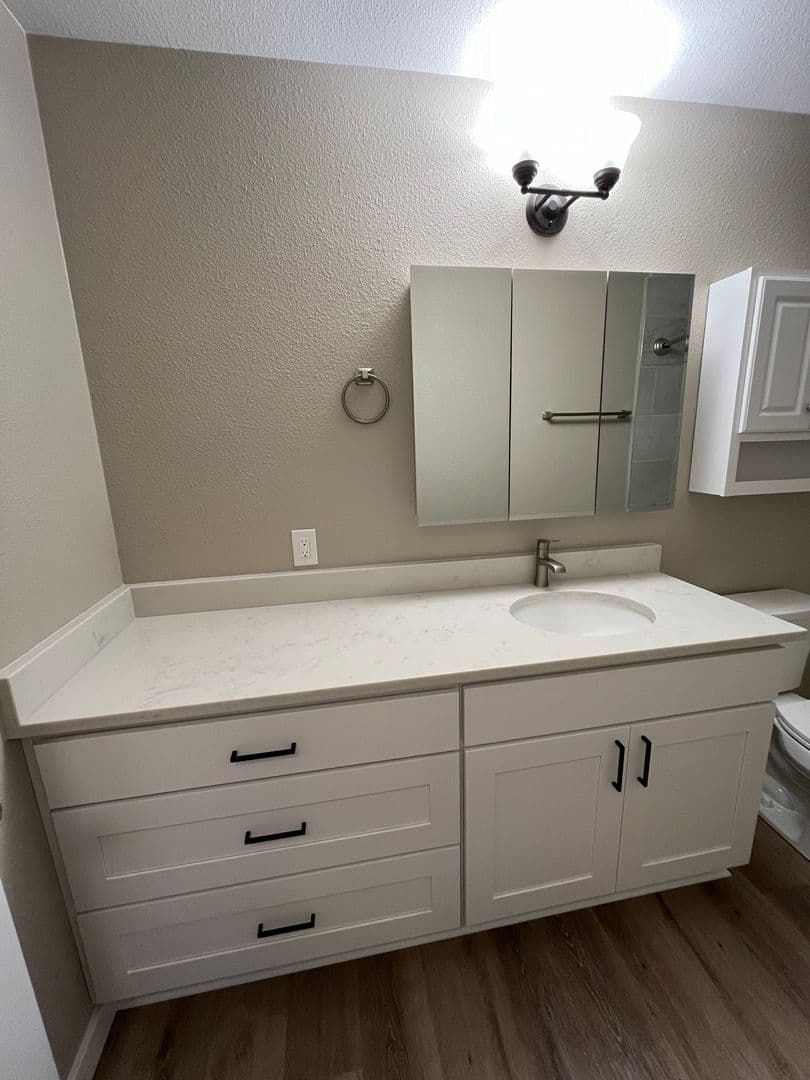 Milwaukie Apartment: 2323 SE Harrison St.