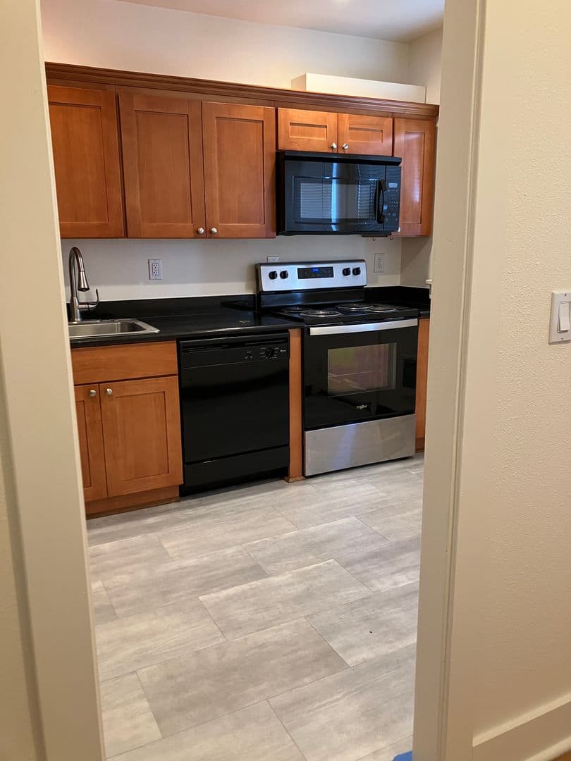 Portland Apartment: 2031 N Watts