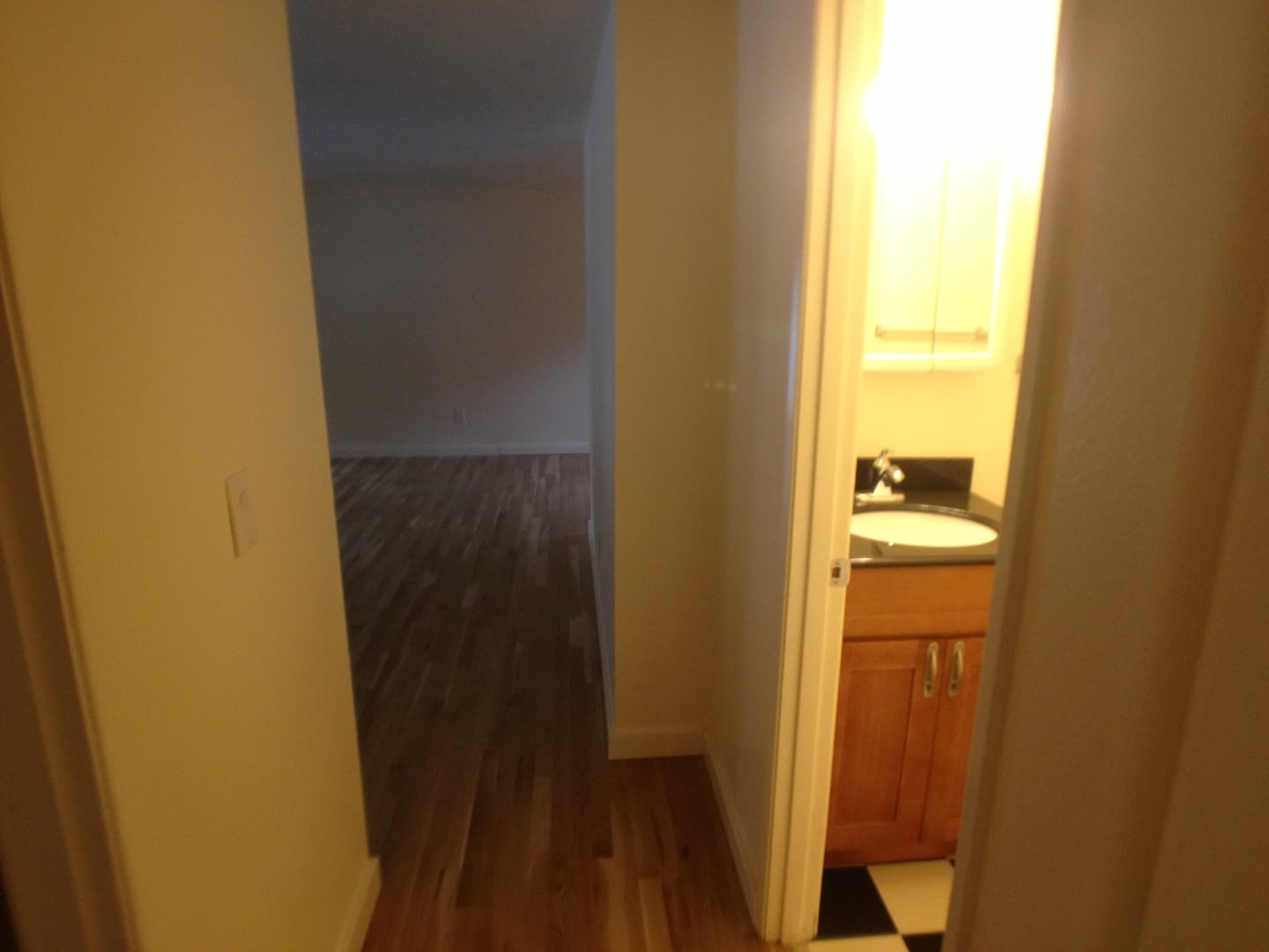 Portland Apartment: 715 SE 29th Ave