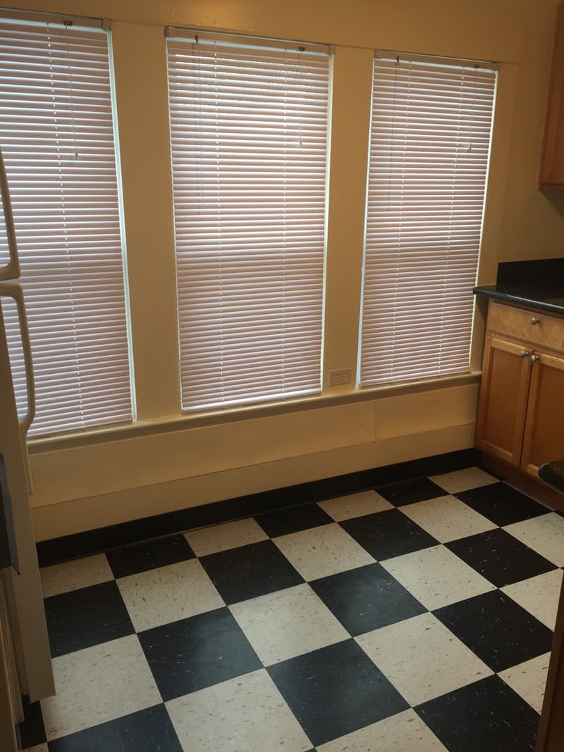 Portland Apartment: 3954 SE Grant St