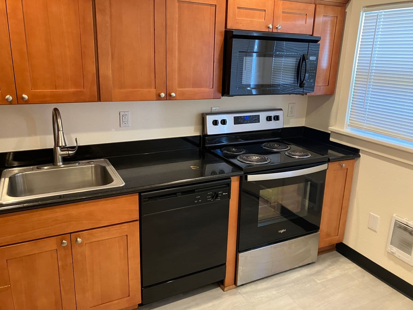 Portland Apartment: 2031 N Watts