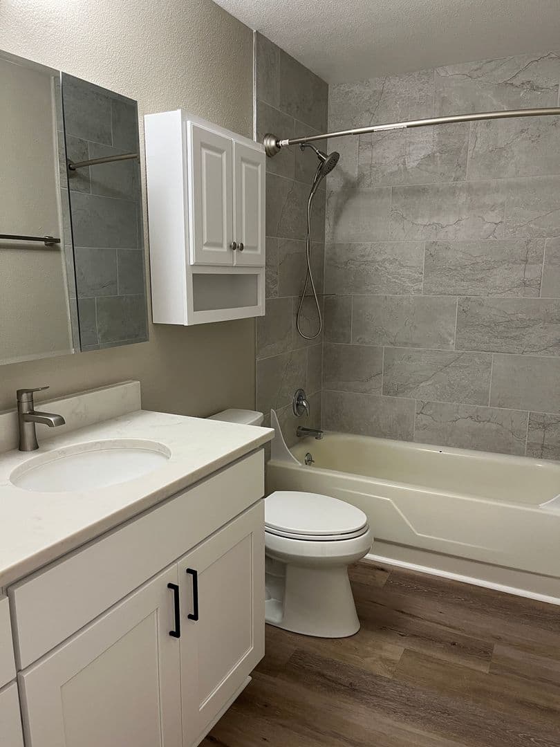 Milwaukie Apartment: 2323 SE Harrison St.