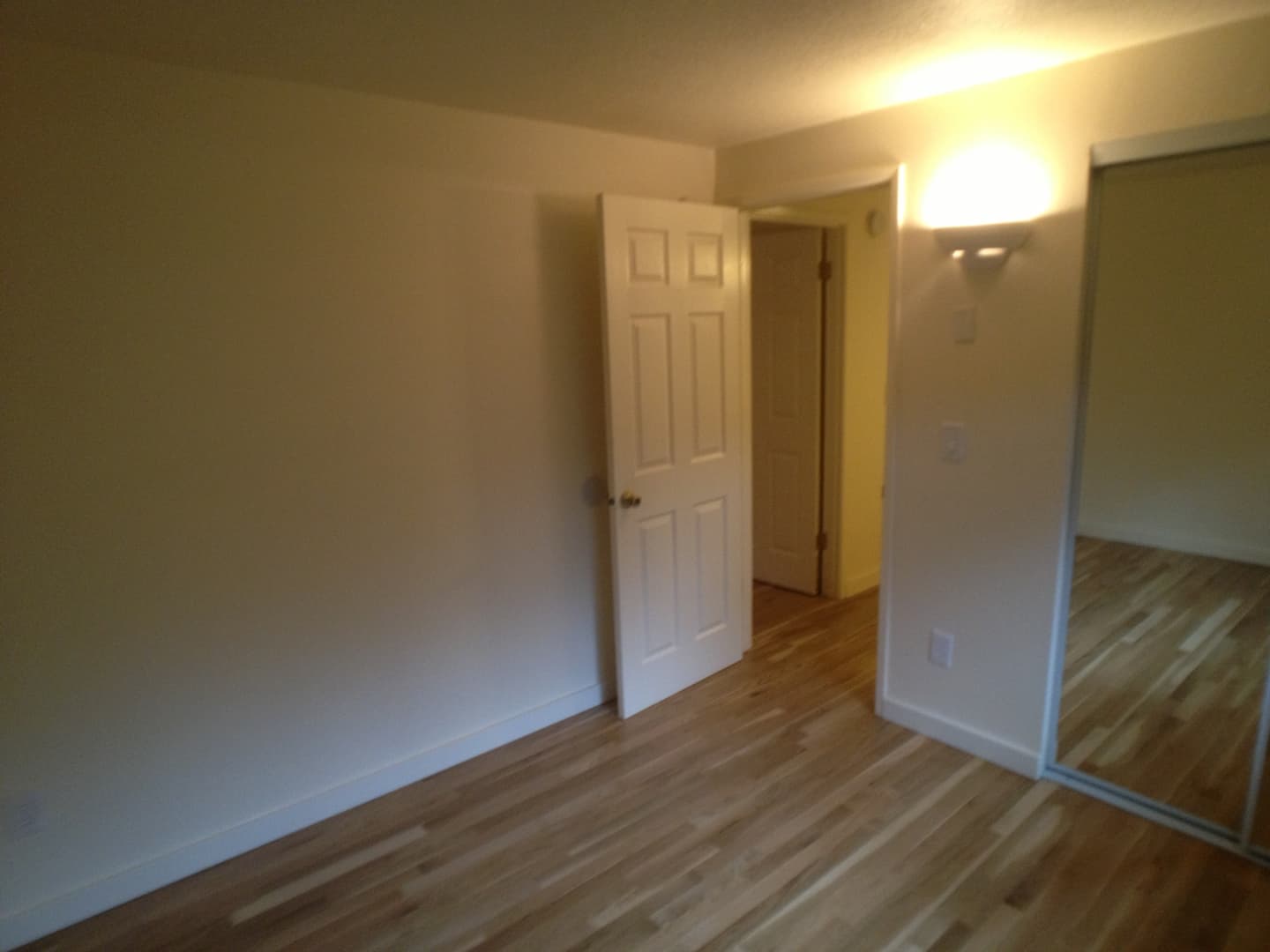 Portland Apartment: 715 SE 29th Ave