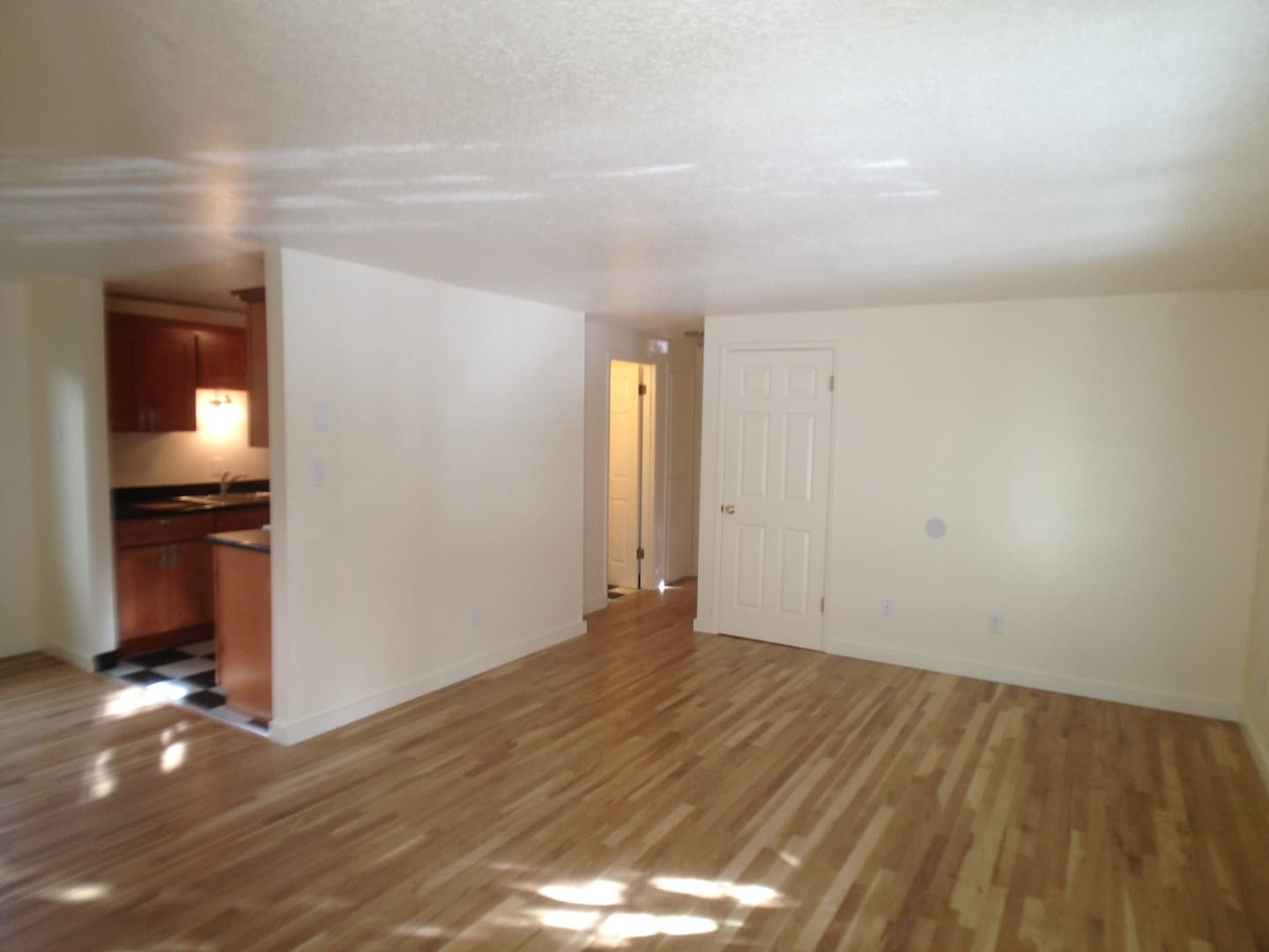 Portland Apartment: 715 SE 29th Ave