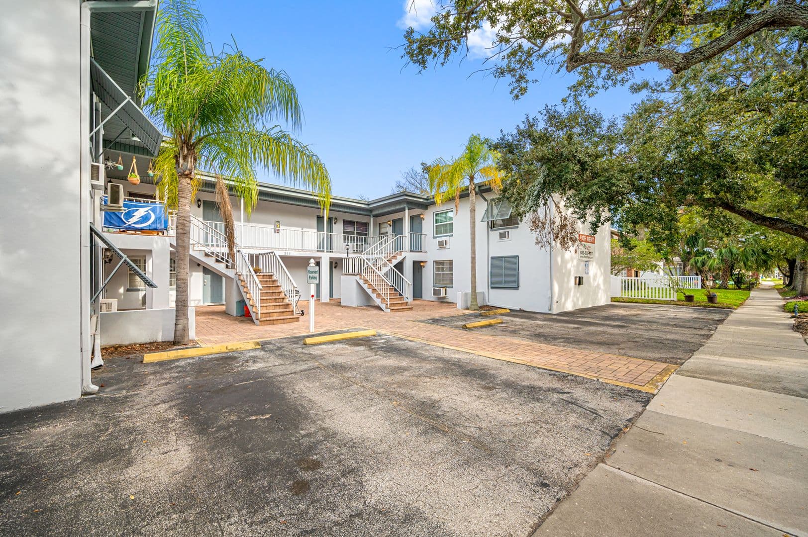 Tampa Apartment: 211 Danube Ave