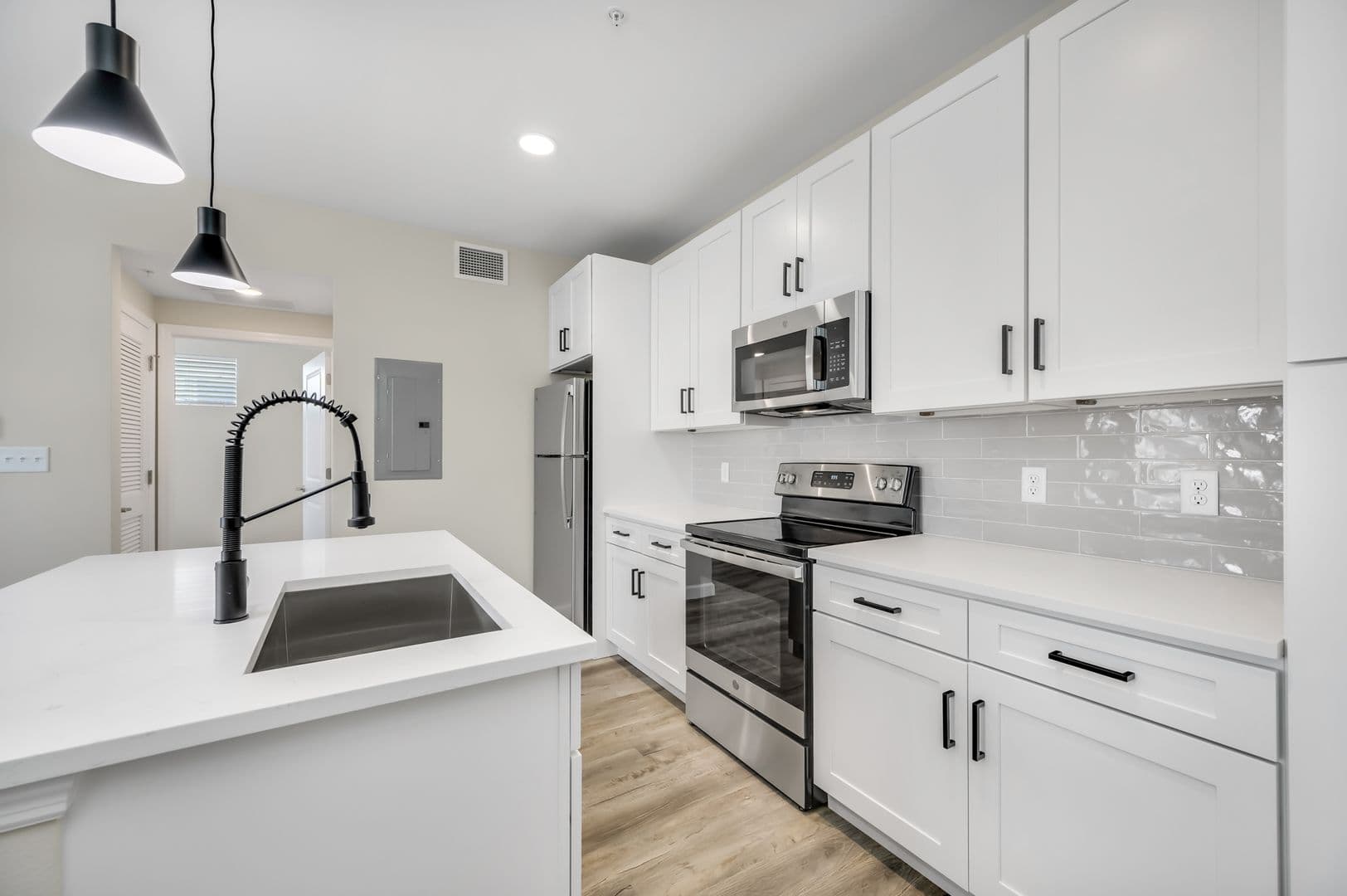 St. Petersburg Apartment: 700 3rd Ave South