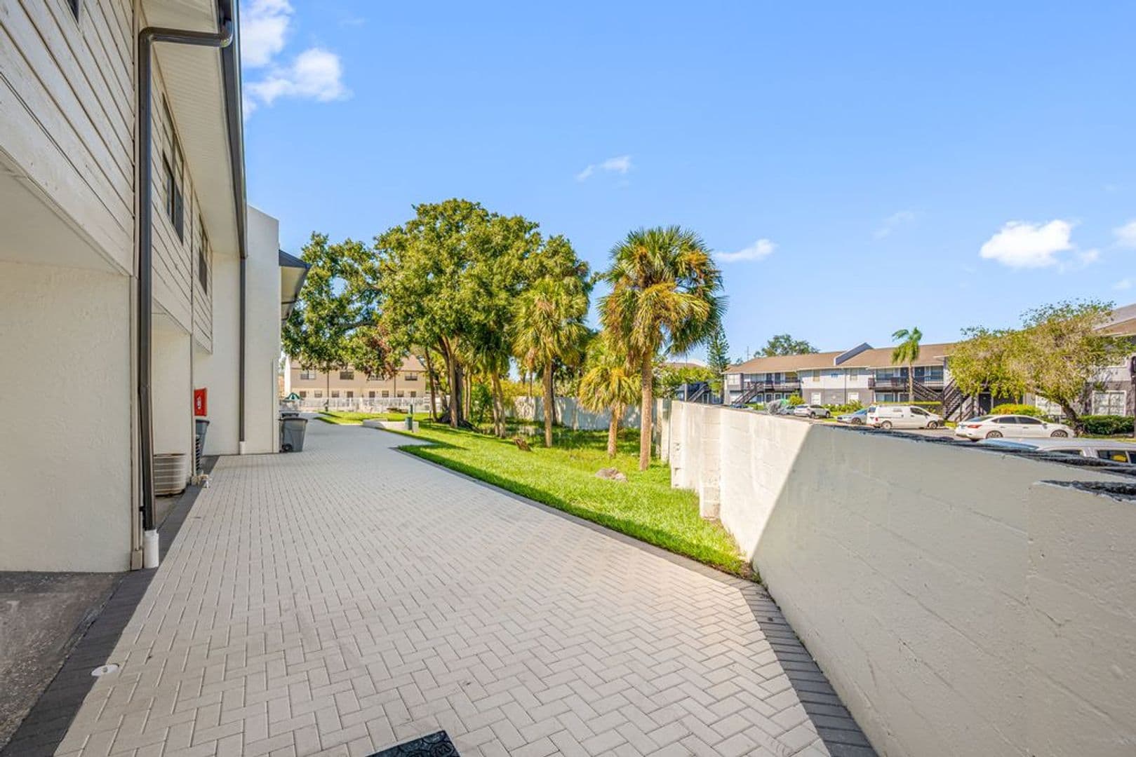 Tampa Townhome: 6119 Memorial Hwy