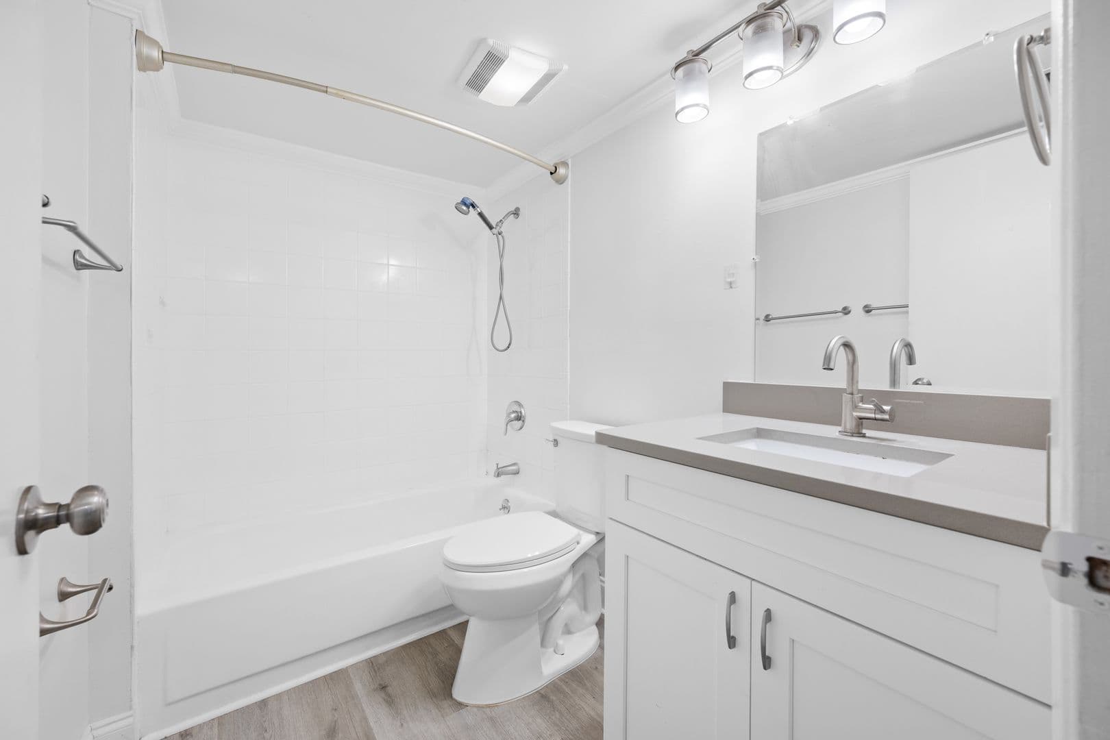 Clearwater Apartment: 1142 Sunset Point Rd
