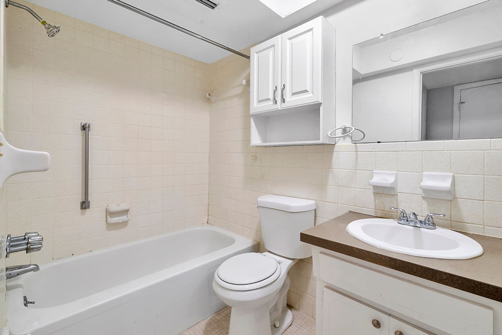 Palm Harbor Apartment: 30 Liberty Way