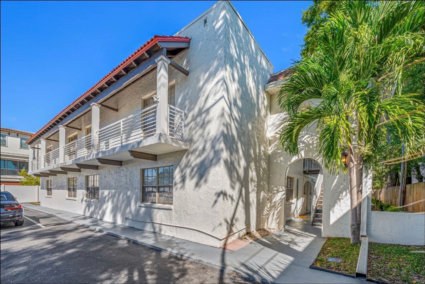 Tampa Apartment: 3211 W De Leon St
