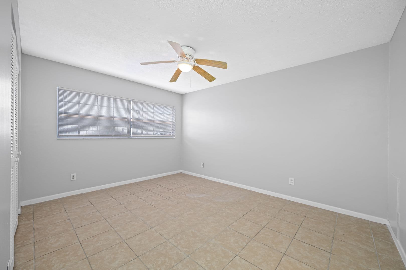 Palm Harbor Apartment: 30 Liberty Way
