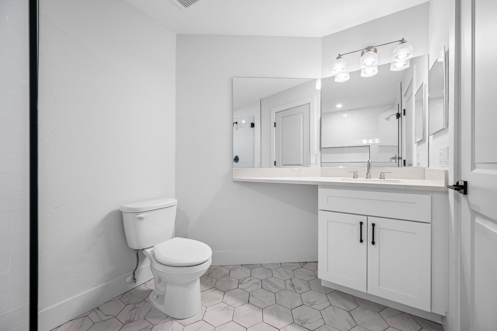 Tampa Townhome: 6119 Memorial Hwy