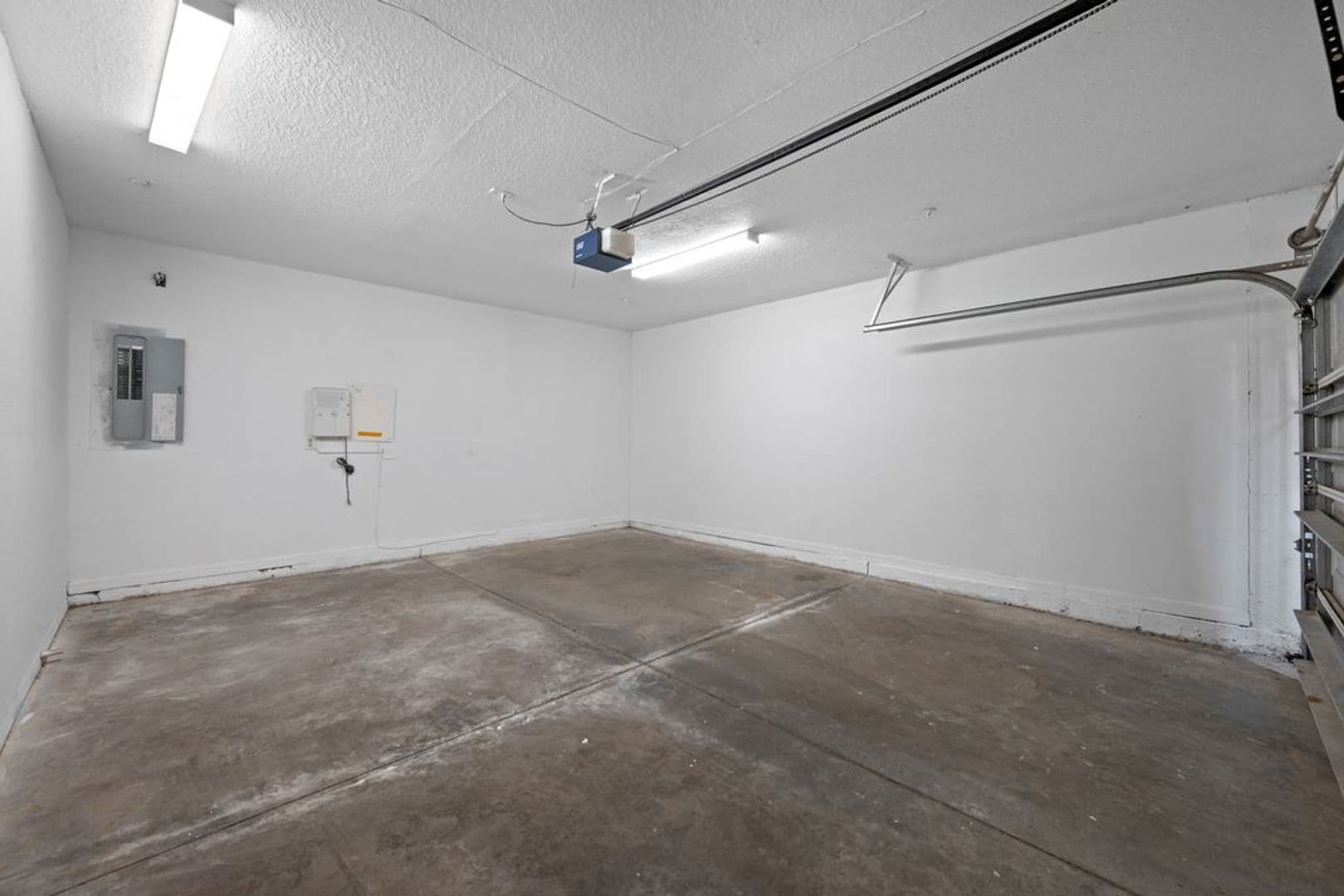 Tampa Apartment: 5709 Las Ventanas Dr