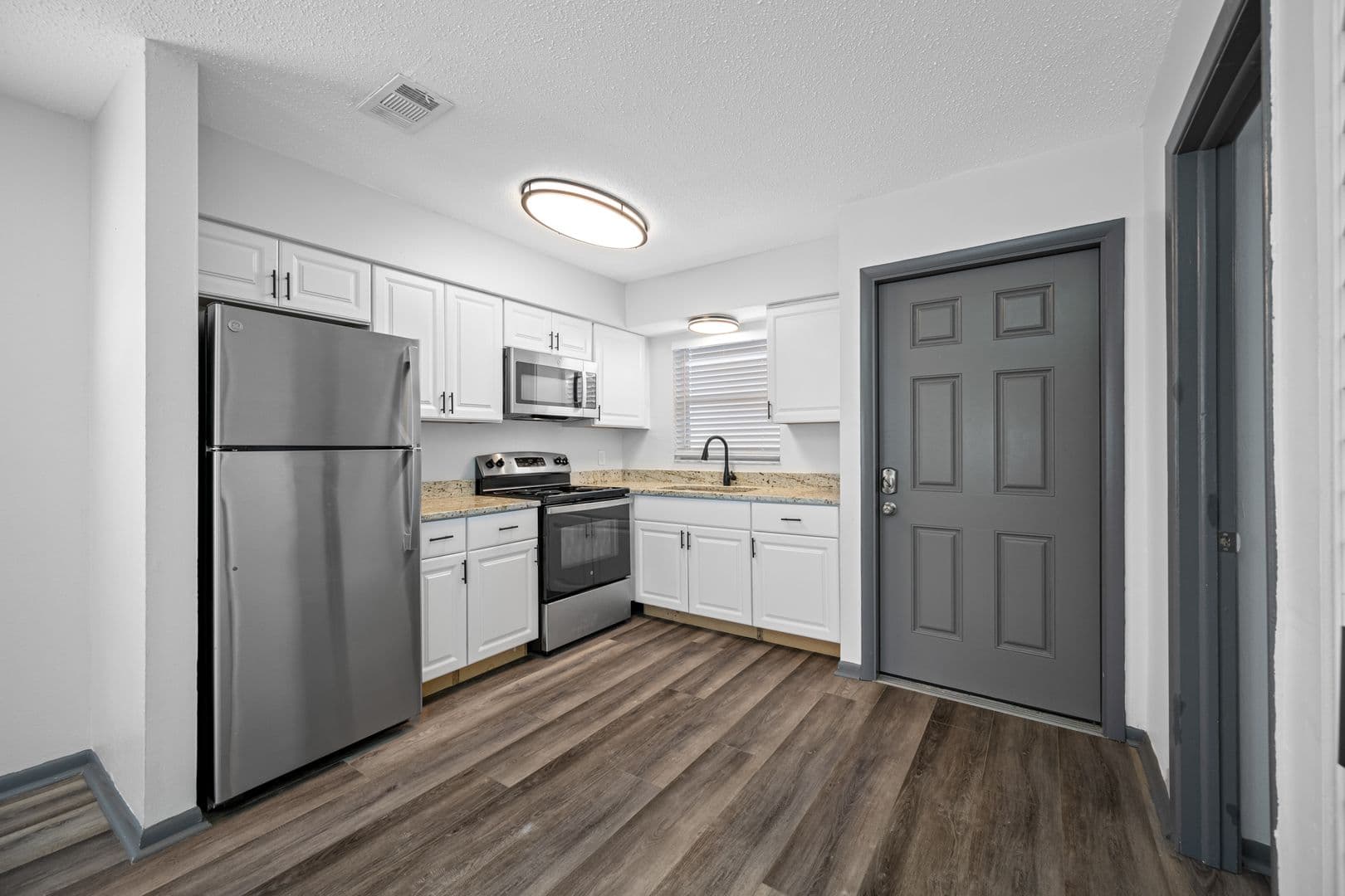 St. Petersburg Apartment: 600 90th Ave N