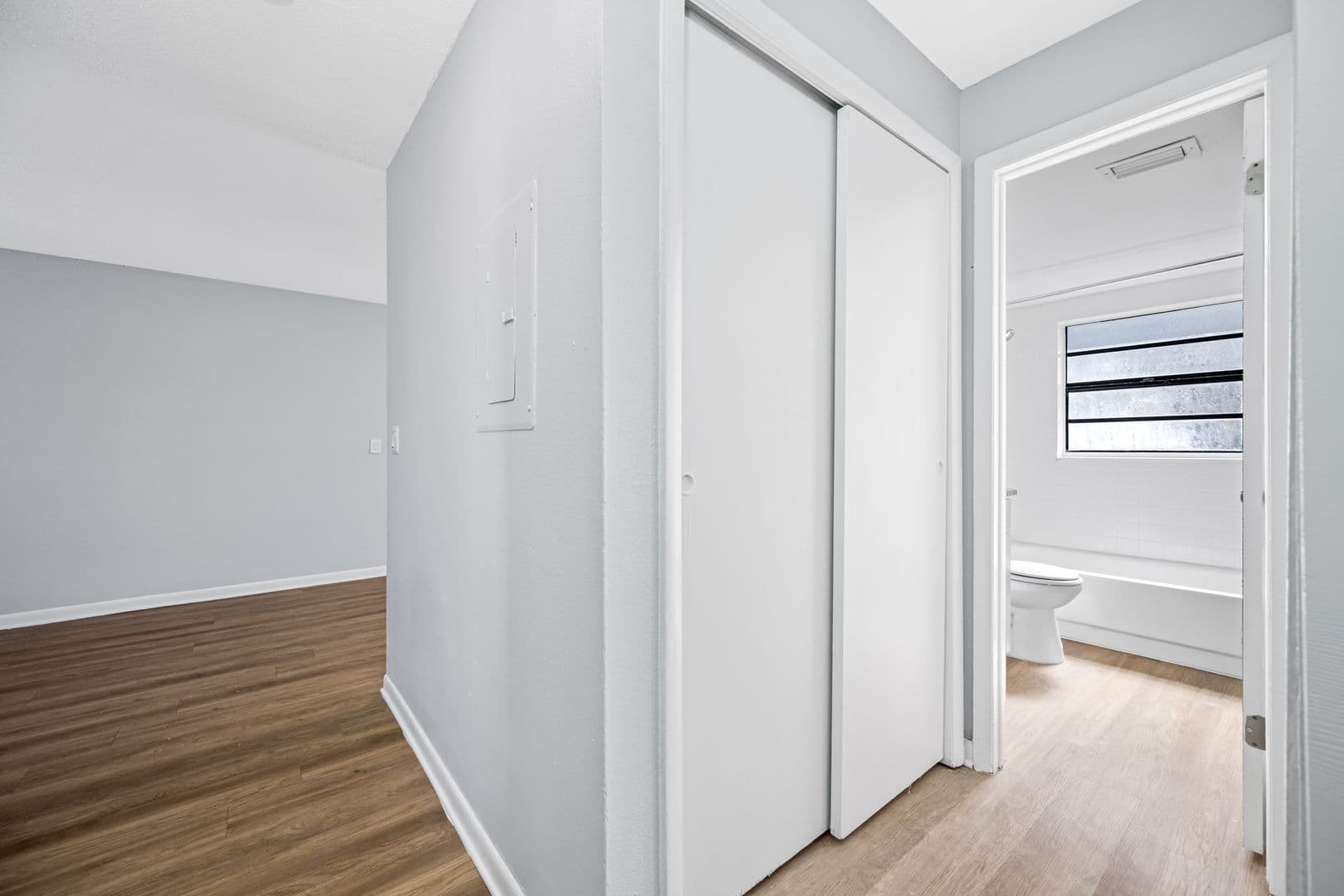 Tampa Apartment: 1308 W Waters Ave
