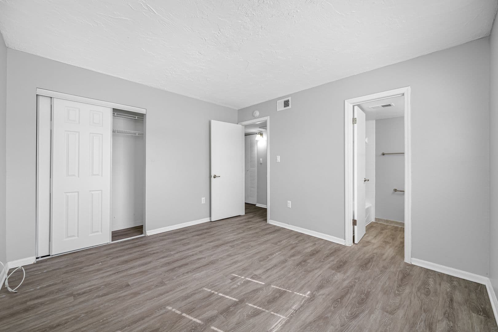 Largo Apartment: 1500 W Bay Dr