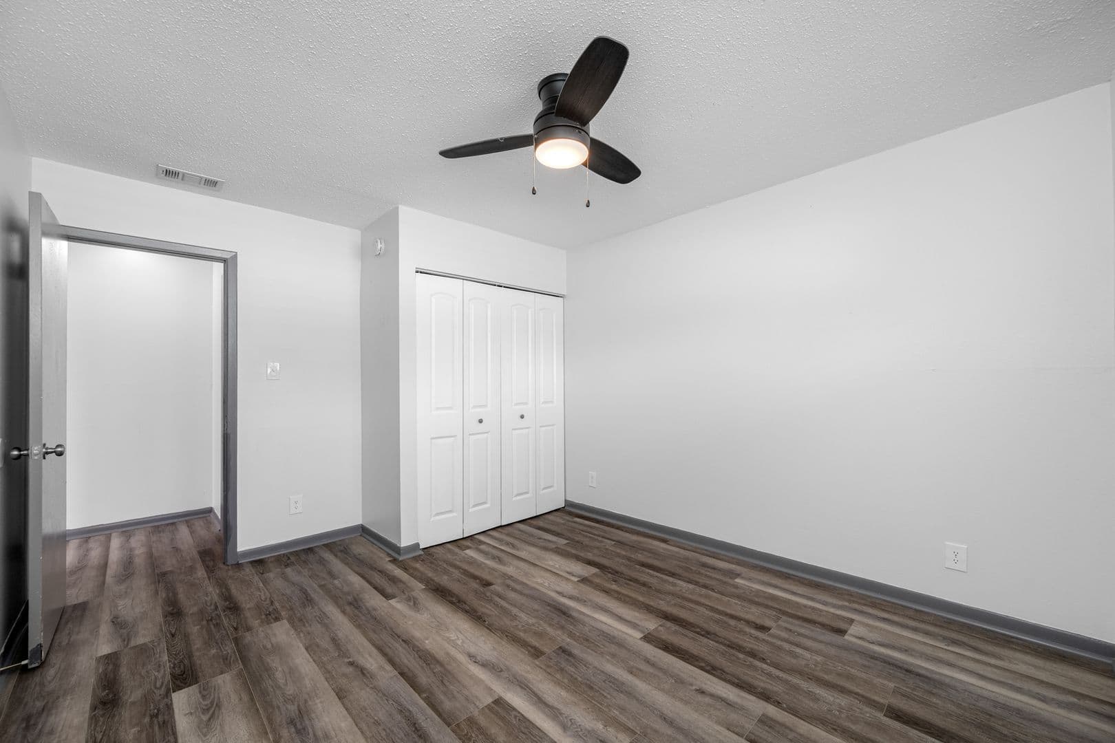 St. Petersburg Apartment: 600 90th Ave N