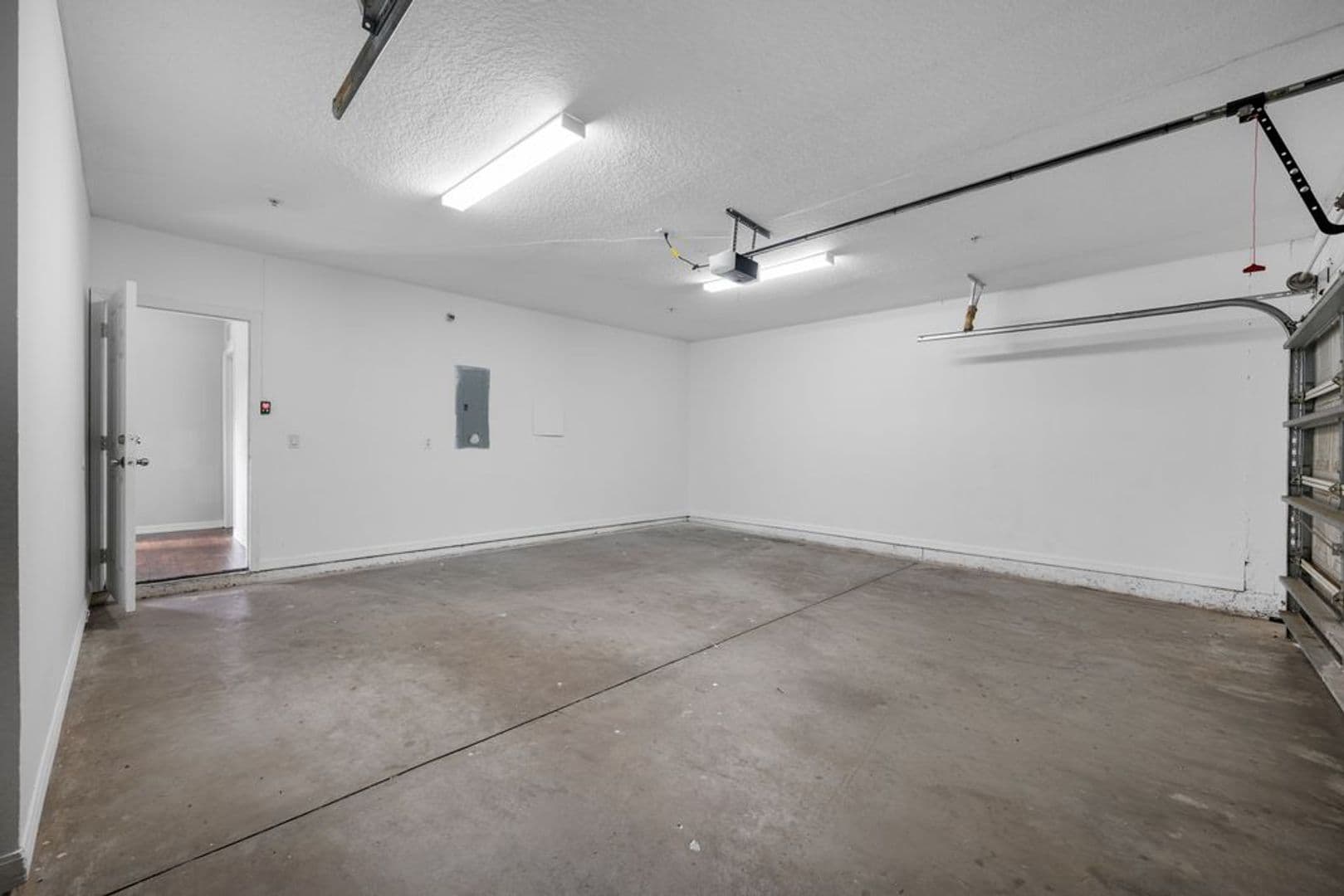 Tampa Apartment: 5709 Las Ventanas Dr