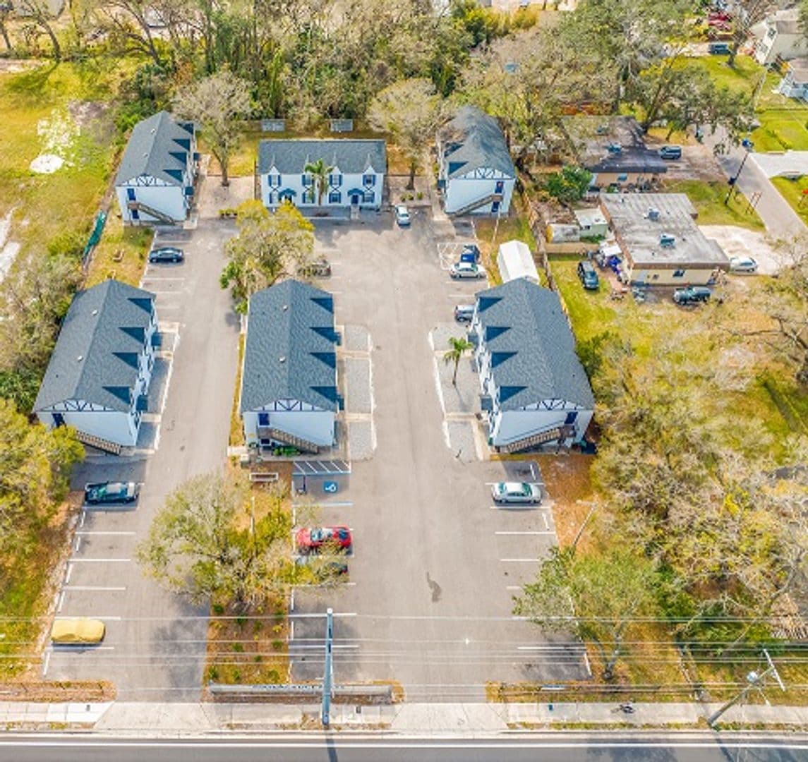 Tampa Apartment: 1308 W Waters Ave