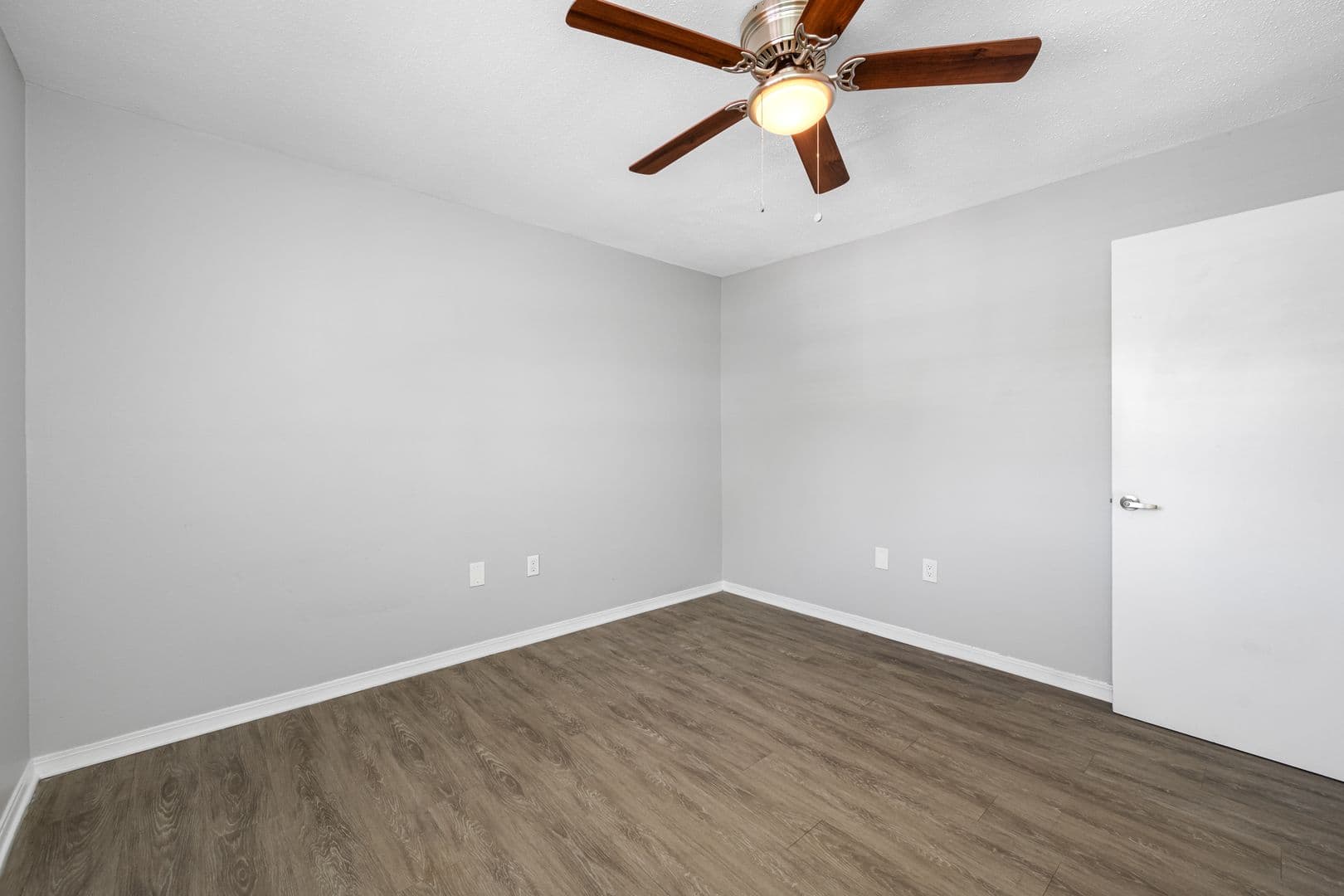 Largo Apartment: 1500 W Bay Dr