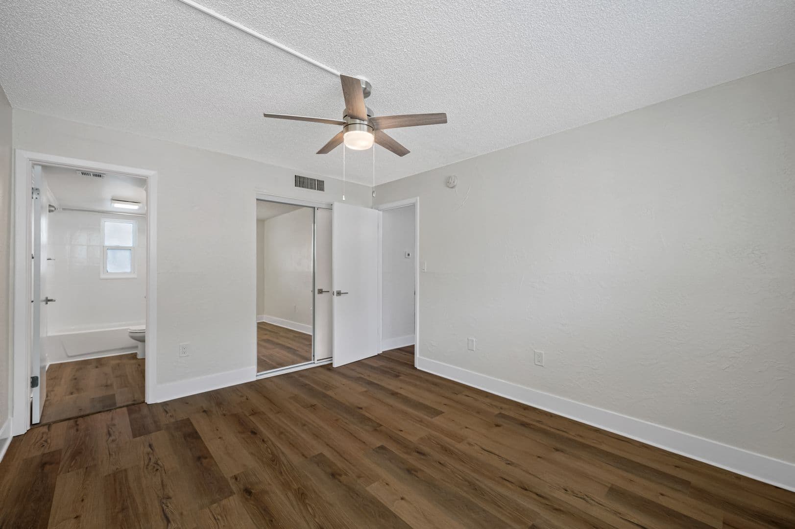 Clearwater Apartment: 1142 Sunset Point Rd
