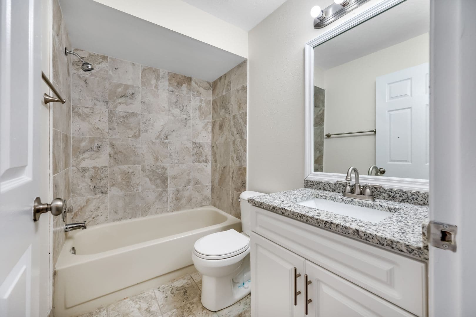 Tampa Townhome: 6119 Memorial Hwy